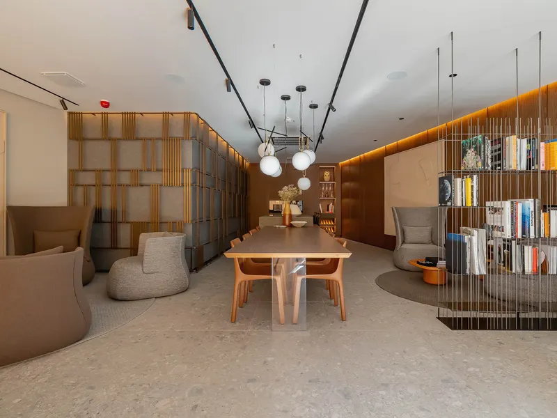 Elegantes Apartment | Parkplatz, Fitnessstudio und Kino im Gebäude – Foto 3