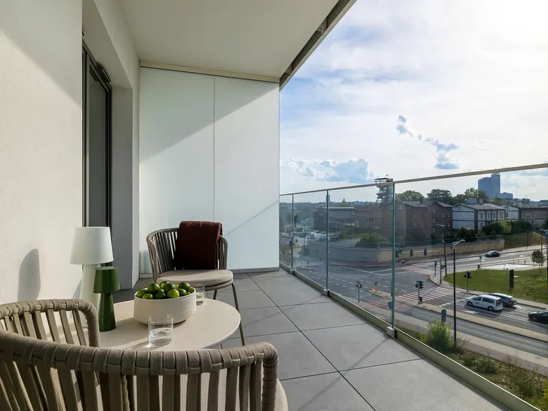 Elegantes Apartment | Parkplatz, Fitnessstudio und Kino im Gebäude – Foto 5