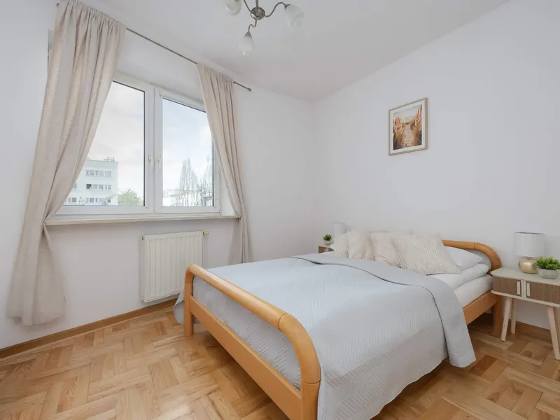 Geräumige Wohnung mit Balkon | Parkplatz und 400 m zur Metro – Foto 1