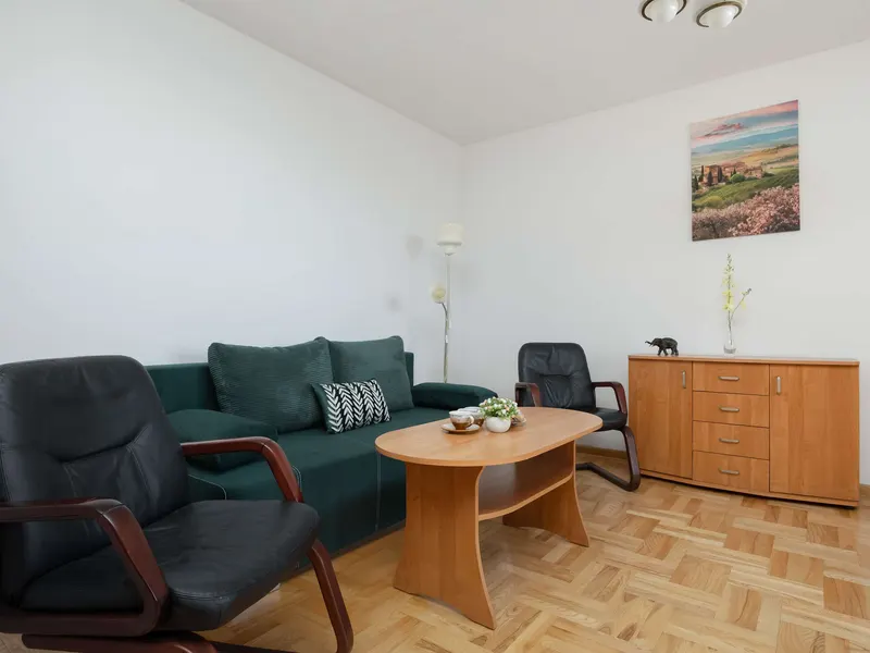 Geräumige Wohnung mit Balkon | Parkplatz und 400 m zur Metro – Foto 5