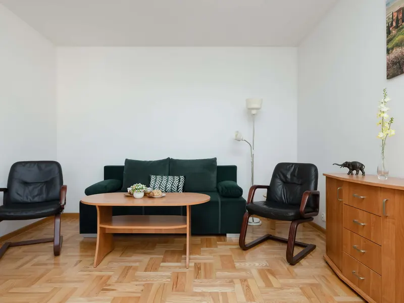 Geräumige Wohnung mit Balkon | Parkplatz und 400 m zur Metro – Foto 2