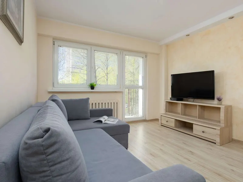 Cozy Apartment with Balcony | Workspace – photo 5