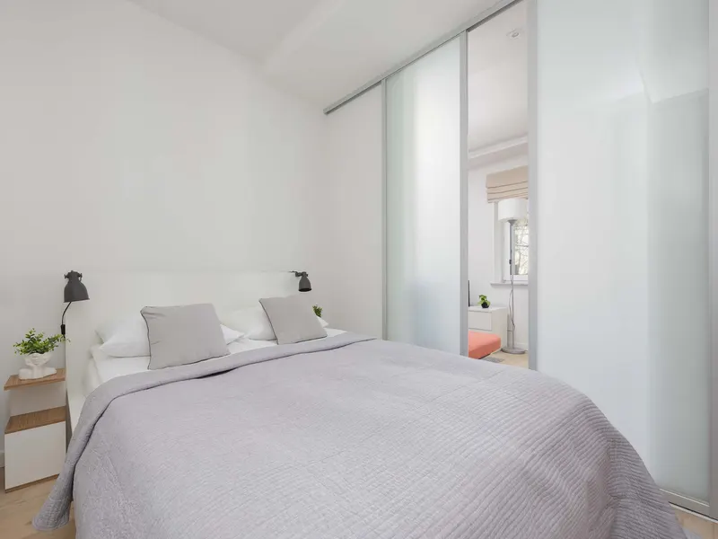 Jasny Apartament w Warszawie | Blisko Metra i Teatru Capitol – zdjęcie 2