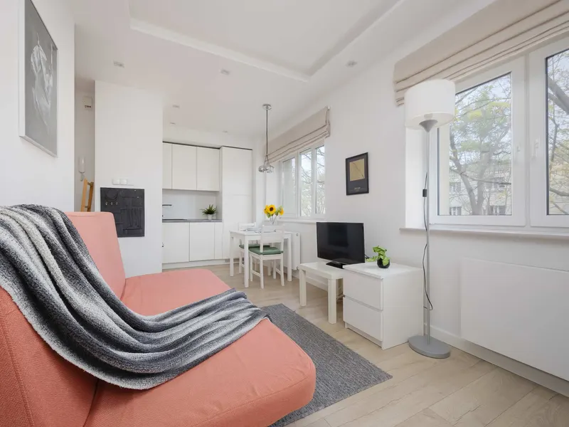 Jasny Apartament w Warszawie | Blisko Metra i Teatru Capitol – zdjęcie 5