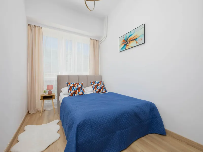 Komfortowy Apartament | 2 Sypialnie | Blisko Metra – zdjęcie 2