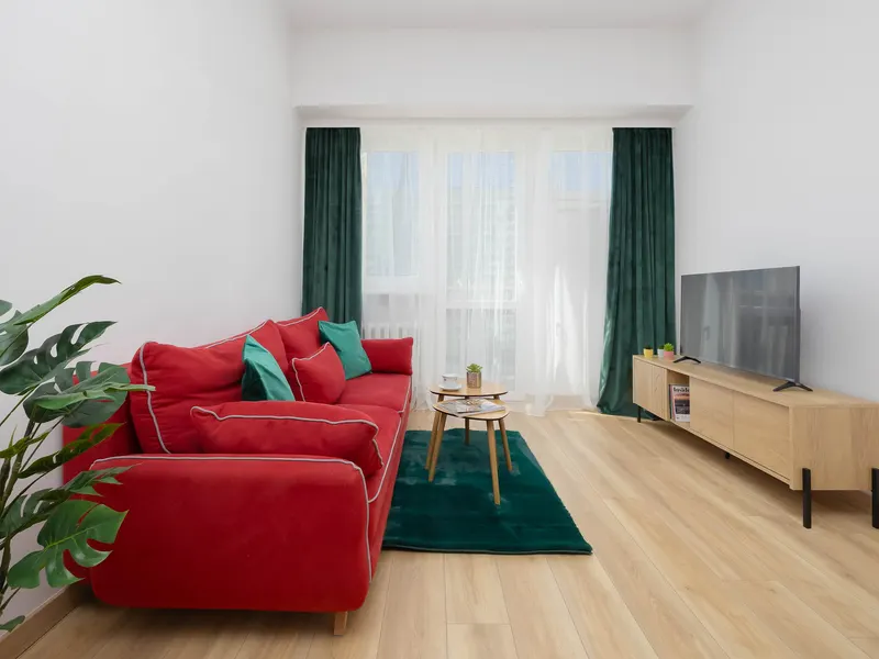 Komfortowy Apartament | 2 Sypialnie | Blisko Metra – zdjęcie 1