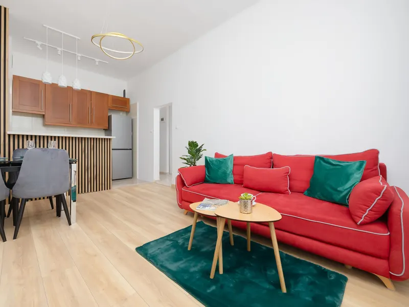 Komfortowy Apartament | 2 Sypialnie | Blisko Metra – zdjęcie 4