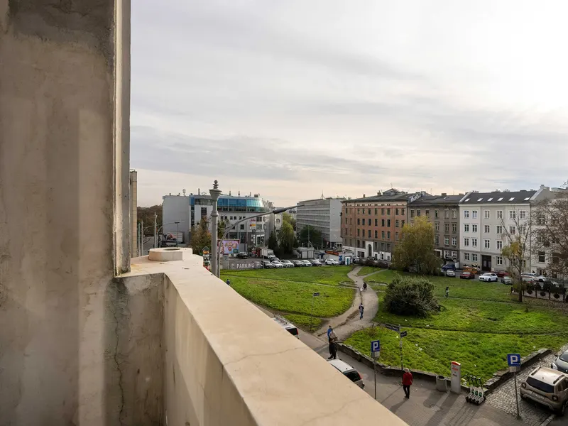 Geräumiges Studio im Zentrum von Poznań | Balkon – Foto 4