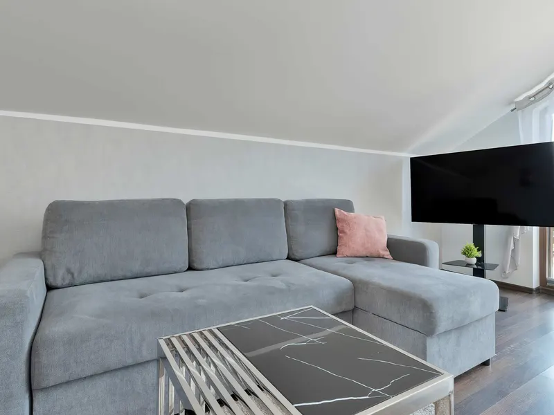 Modernes Apartment | Klimaanlage, Parkplatz, Balkon – Foto 2