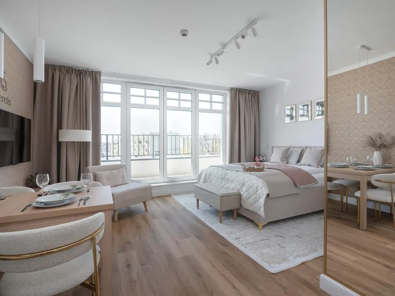 Modernes Studio mit Balkon | Arbeitsbereich – Foto 2