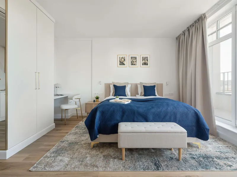 Stilvolles Studio mit Balkon | Arbeitsbereich und Klimatisierung – Foto 1