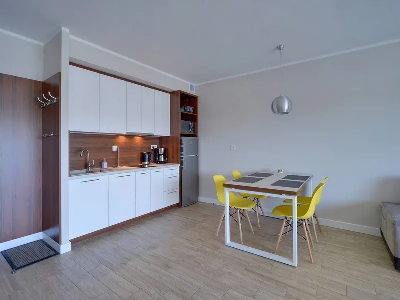 Stilvolle Wohnung mit Balkon | 210 m zum Strand – Foto 3