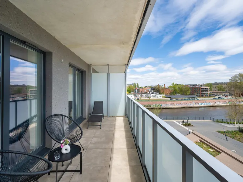 Elegancki Apartament z Widokiem na Odrę | Miejsce do Pracy | Parking | Balkon – zdjęcie 4