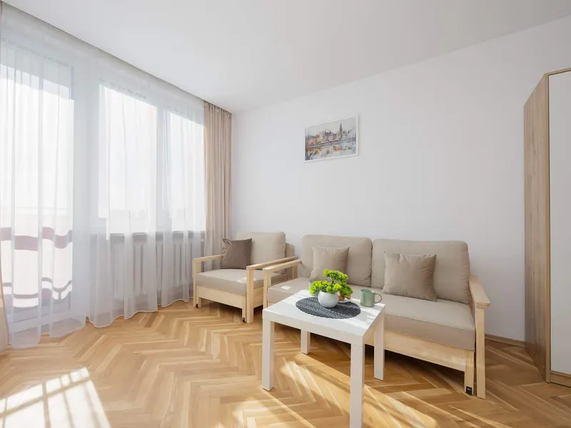 Bright Apartment for 5 People | Near the Metro – photo 1