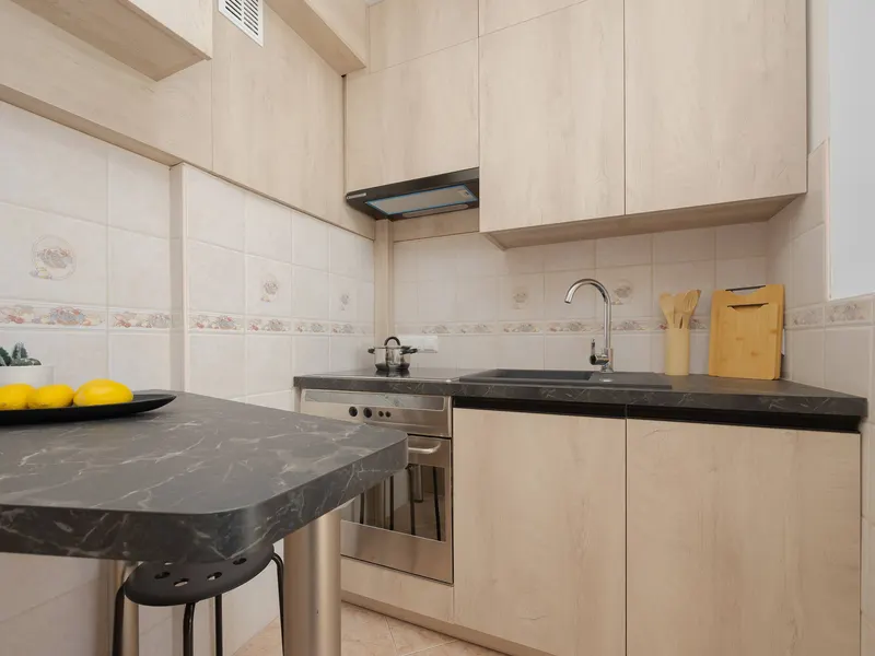 Bright Apartment for 5 People | Near the Metro – photo 3