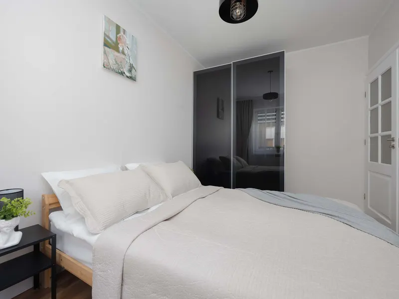 Nowoczesny Apartament w Biznesowym Sercu Warszawy | Balkon i Parking – zdjęcie 2