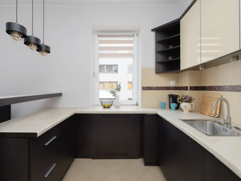 Nowoczesny Apartament w Biznesowym Sercu Warszawy | Balkon i Parking – zdjęcie 3