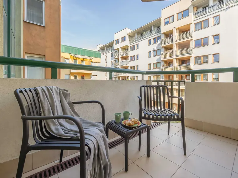 Nowoczesny Apartament w Biznesowym Sercu Warszawy | Balkon i Parking – zdjęcie 4