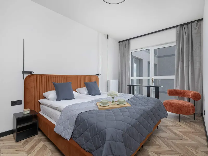 Modernes Appartement mit Balkon | Parkplatz | Arbeitsbereich – Foto 2