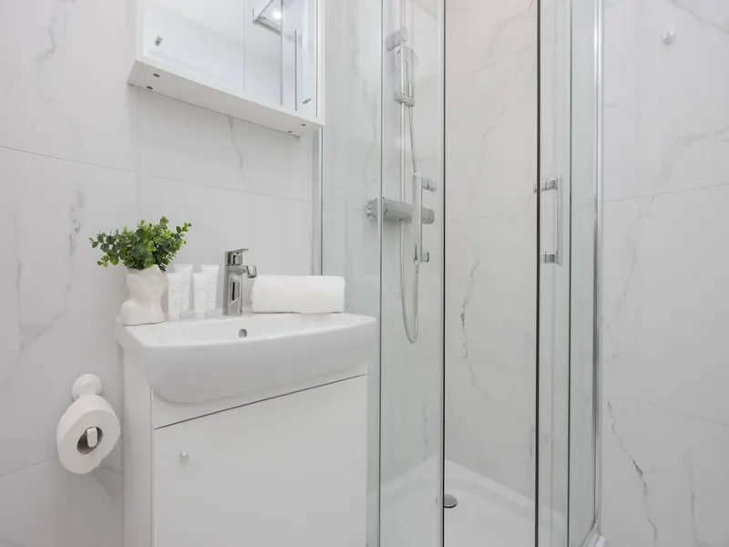 Modernes Apartment mit Schreibtisch | Klimaanlage | Innenstadt – Foto 4