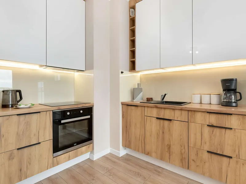 Modern Apartment with Balcony | Parking – photo 3