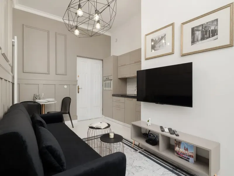 Geschmackvolles Apartment mit Balkon | Klimaanlage | Nahe dem Zentrum – Foto 4