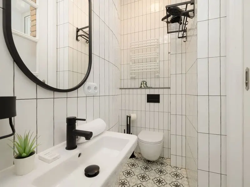 Geschmackvolles Apartment mit Balkon | Klimaanlage | Nahe dem Zentrum – Foto 5