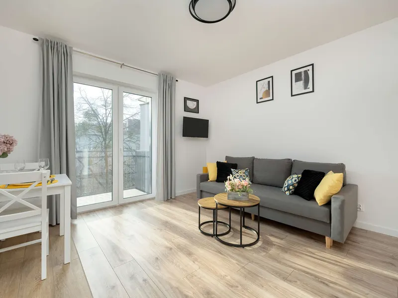 Słoneczny Apartament z Balkonem | Parking | Blisko Parku – zdjęcie 1