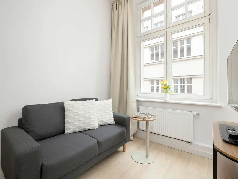 Modernes Studio mit Schreibtisch | Stadtzentrum von Katowice – Foto 1