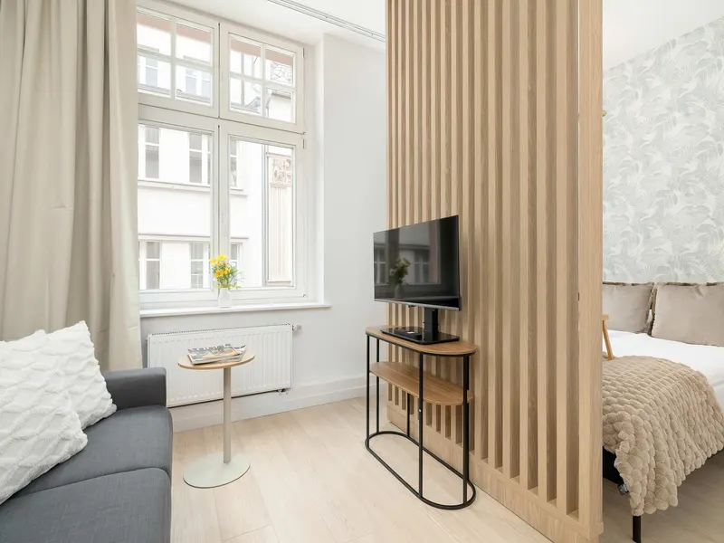 Modernes Studio mit Schreibtisch | Stadtzentrum von Katowice – Foto 5