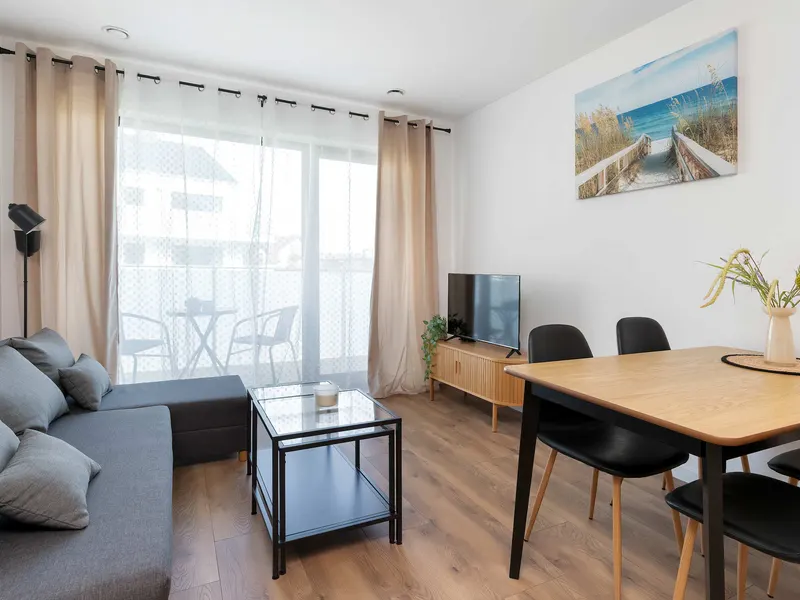 Helles Einzimmer-Apartment | Möblierter Balkon – Foto 1