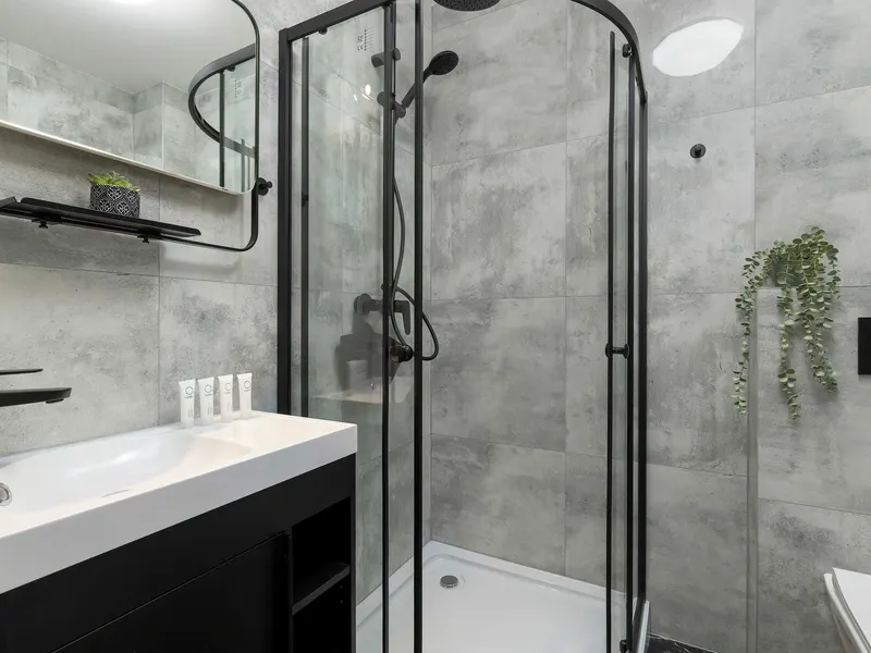 Helles Einzimmer-Apartment | Möblierter Balkon – Foto 5