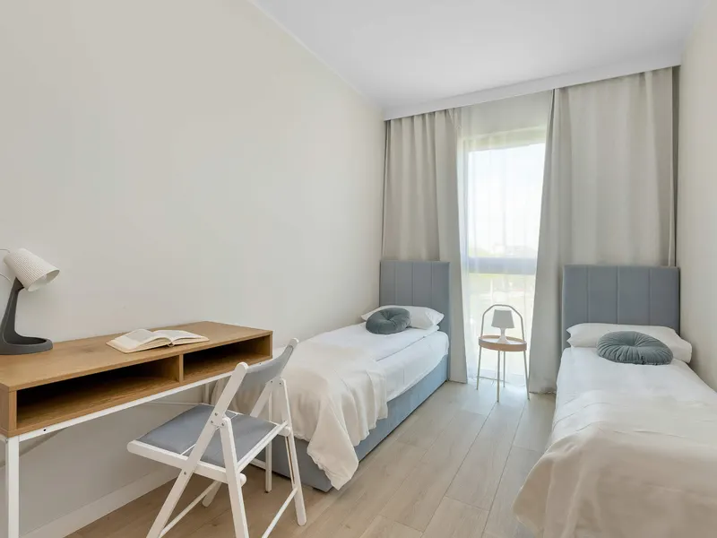 Elegancki Apartament z Balkonem oraz Miejscem do Pracy Zdalnej | Klimatyzacja – zdjęcie 3
