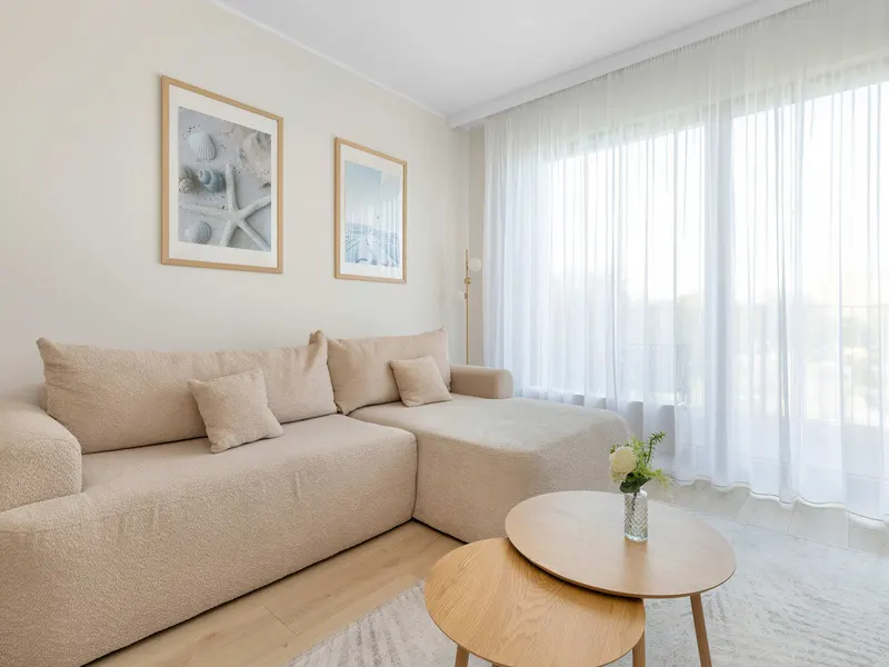 Elegancki Apartament z Balkonem oraz Miejscem do Pracy Zdalnej | Klimatyzacja – zdjęcie 1