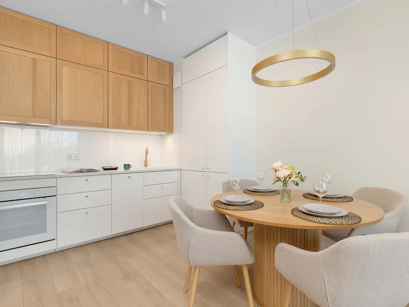 Elegancki Apartament z Balkonem oraz Miejscem do Pracy Zdalnej | Klimatyzacja – zdjęcie 4