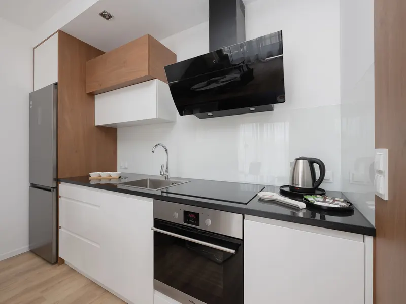 Bright Apartment with Parking and Balcony | Close to the Airport – photo 3