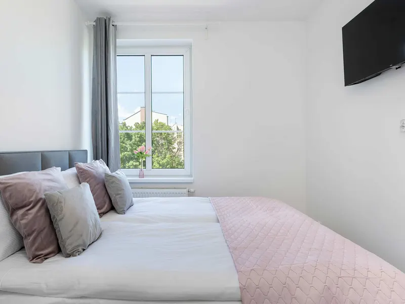 Przytulny Apartament z Balkonem | Blisko Starego Miasta – zdjęcie 3