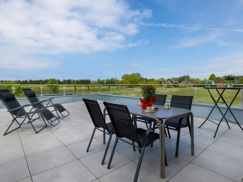 Family Apartment with Balcony | 2 Bedrooms, Parking – photo 4