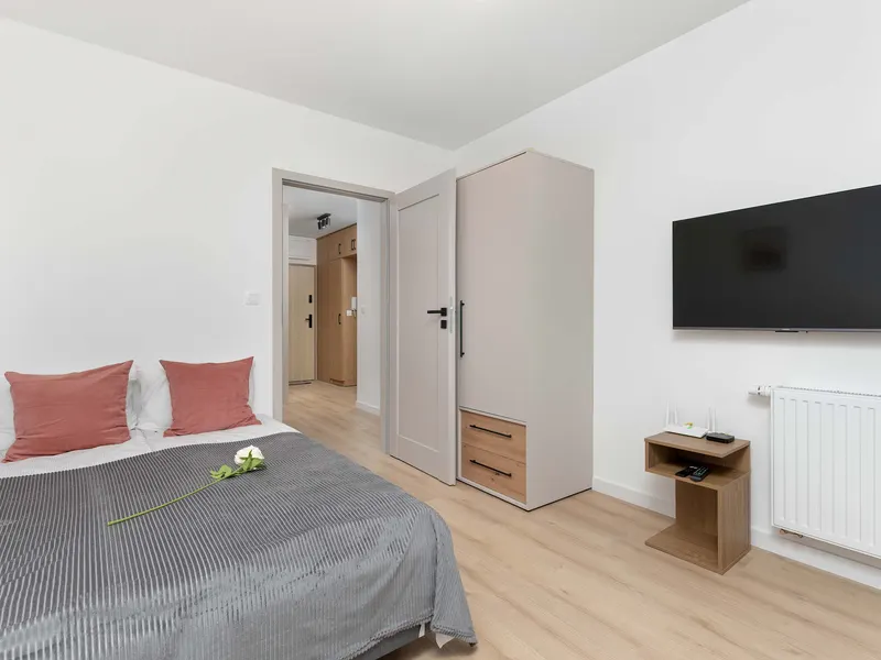 Przytulny Apartament z Parkingiem | Miejsce do pracy | Balkon – zdjęcie 1