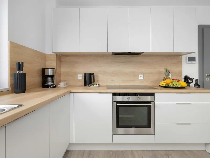 Helles Apartment mit großer Terrasse | Parkplatz – Foto 3