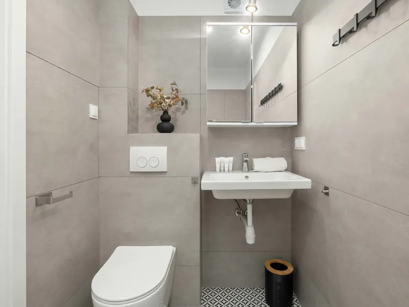 Helles Apartment mit großer Terrasse | Parkplatz – Foto 4