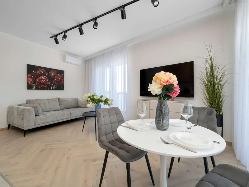 Klimatyzowany Apartament z Balkonem | Blisko Odry – zdjęcie 1