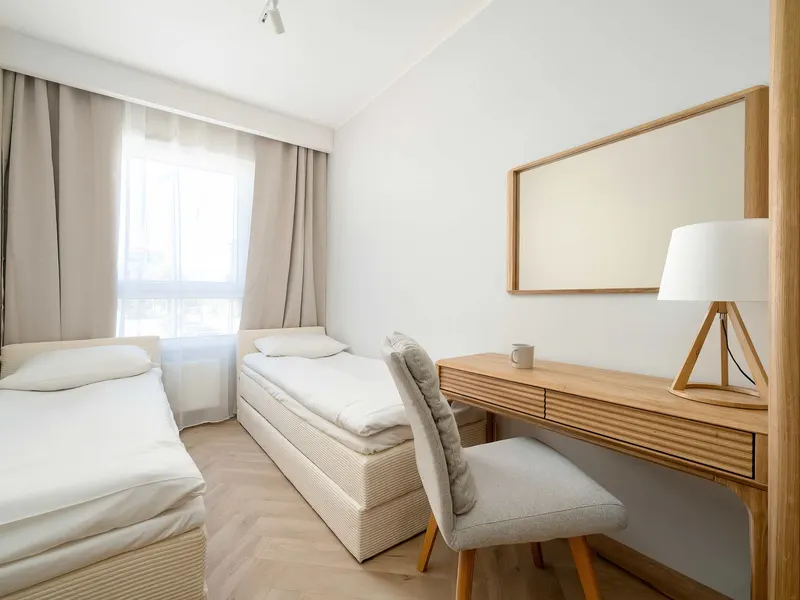 Nowoczesny Apartament z Balkonem | Miejsce do Pracy, Parking – zdjęcie 3