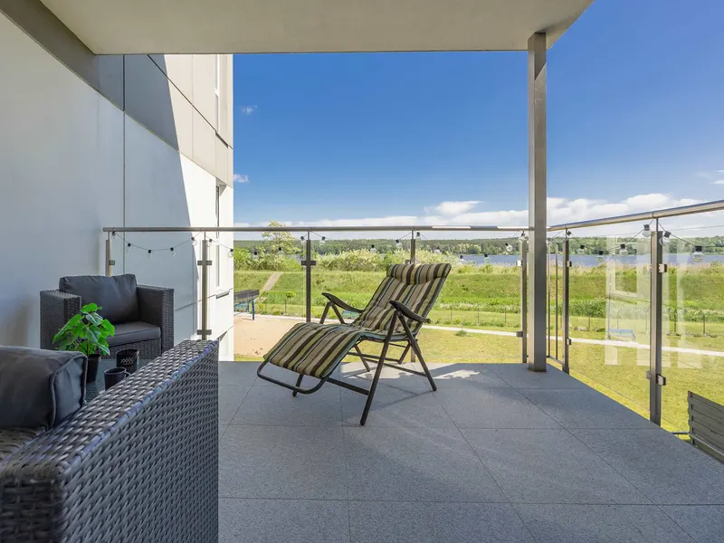 Modernes Studio mit Terrasse | Swimmingpool und Parkplatz – Foto 3