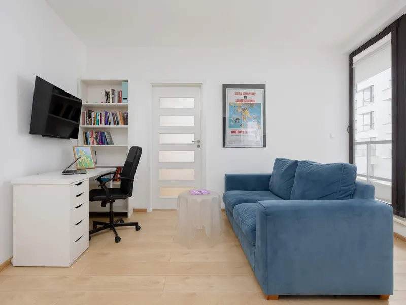 Black and Blue Apartment with Desk | Parking – photo 4