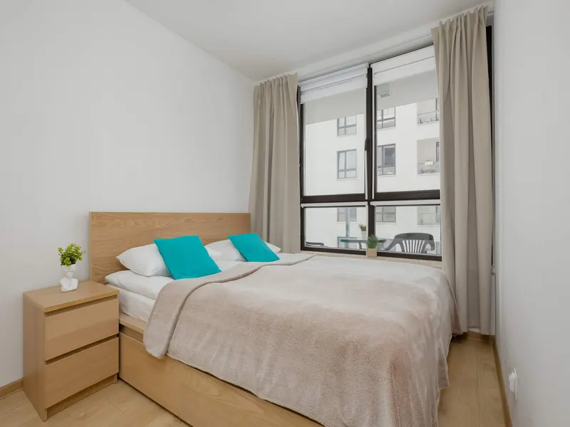 Black and Blue Apartment with Desk | Parking – photo 2