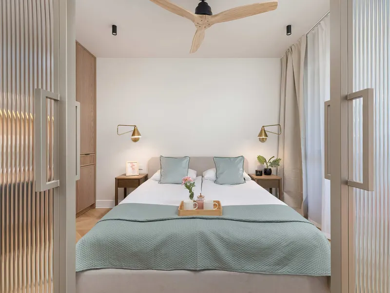 Elegantes Apartment mit Arbeitsbereich | Balkon – Foto 2