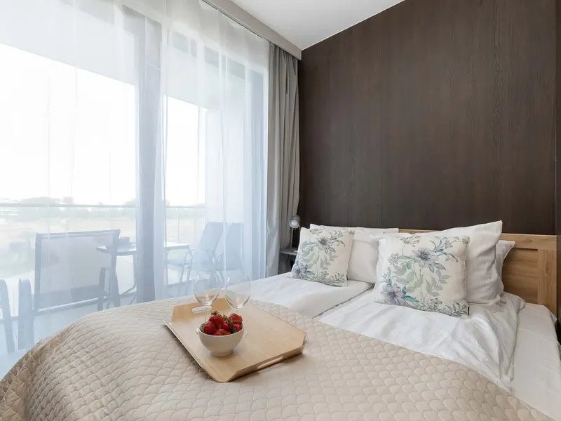 Air-Conditioned Apartment with a Balcony | Near the Sea & Lake – photo 3
