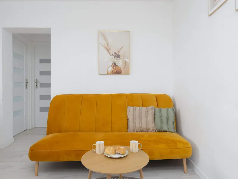 Stylish Two-Bedroom Apartment | Balcony – photo 1