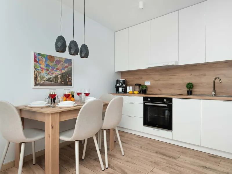 Stylish Apartment with Balcony | Parking – photo 3